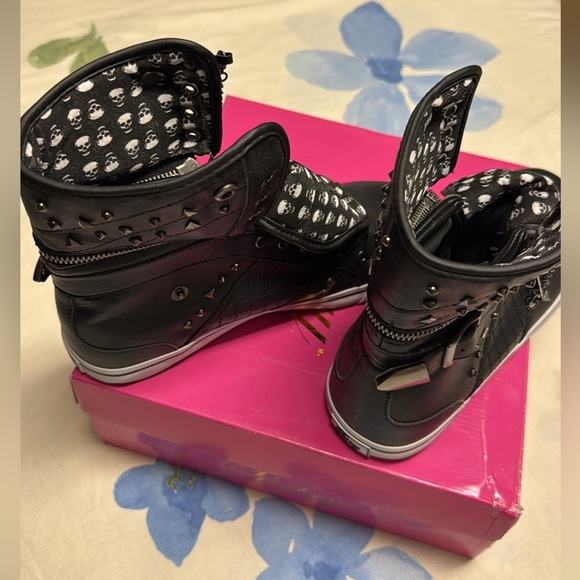 NIB Pastry Sugar Rush black dance sneakers w/ skulls ☠️ & studs sz 10 women - Picture 10 of 17